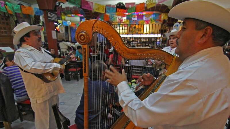 Mexico City: Traditional Mexican Bars of the Historic Center - Cantina Reforma and old-school atmosphere