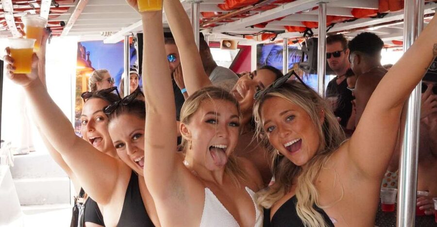 Miami: Boat Party with Live DJ, Unlimited Drinks, and Food - Meeting at Bayside without confusion
