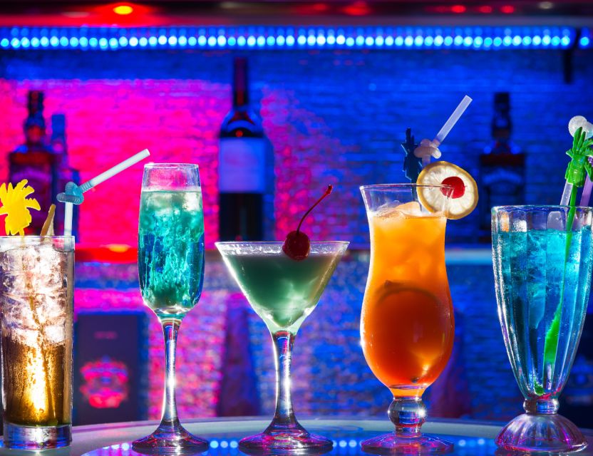 Miami: Ghosts, Boos and Booze Haunted Pub Crawl - Mac’s Club Deuce and old-school bar culture