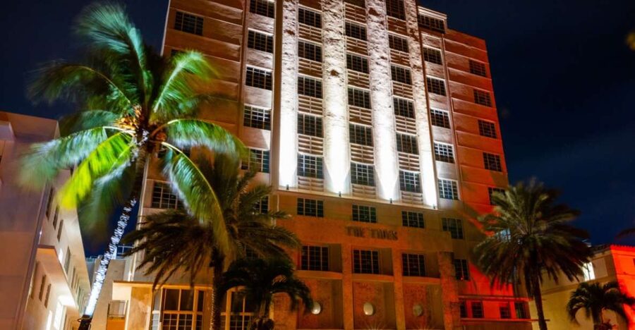 Miami: Ghosts, Boos and Booze Haunted Pub Crawl - Meeting outside the Art Deco Welcome Center