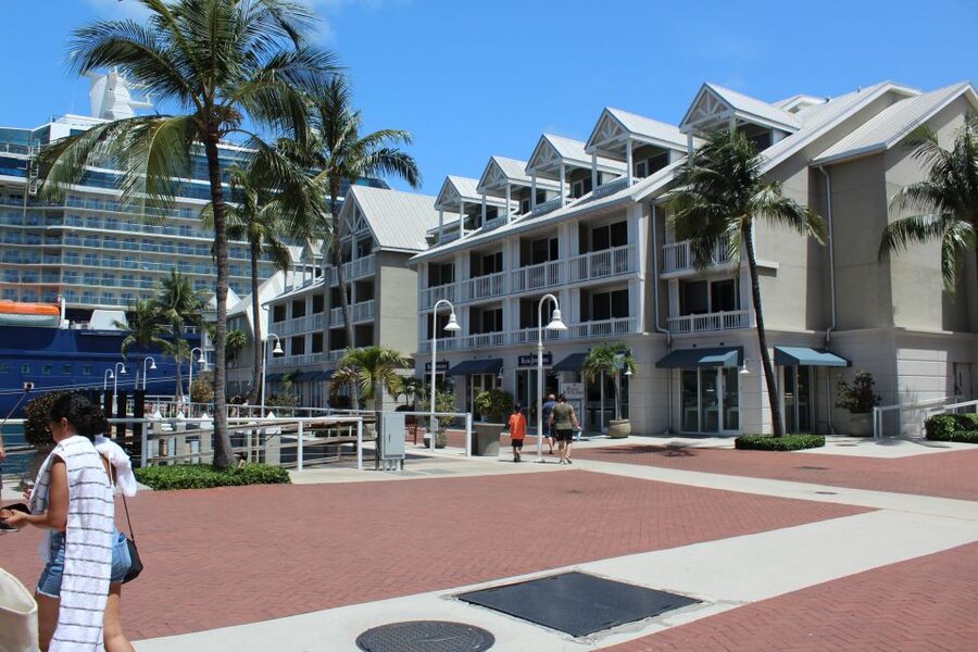 Miami: Key West Boat Tour w/ Optional Snorkeling & Open Bar - The Guides and the Human Side of the Day