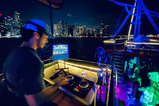 Miami Party Boat Cruise Music & Skyline Views - What you see around Biscayne Bay