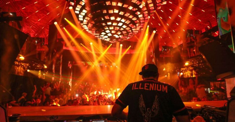 Miami: Party Bus, Club Entry, and Open Bar Night Experience - What the five-hour Miami night actually includes