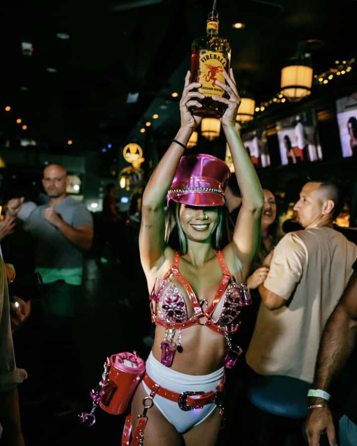 Miami Pub Crawl + Clubbing Experience - Smart ways to improve your evening