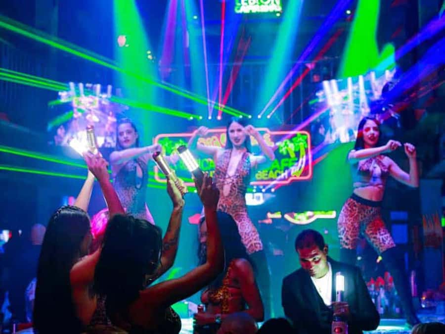 Miami Pub Crawl + Clubbing Experience - Stops two and three: more music, more variety