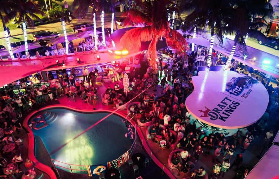 Miami Pub Crawl + Clubbing Experience - What the hosts add to the night