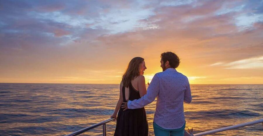 Miami: Sunset Cruise with Celebrity Homes & Open Bar - Sunset over Biscayne Bay