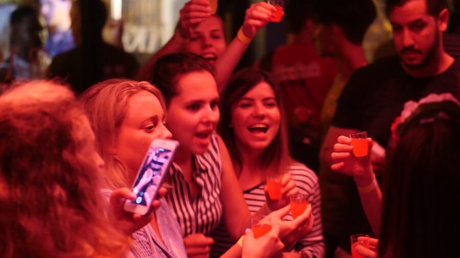 Milan: Ultimate Bar Crawl with Shots and VIP Club Access - What to Bring and What to Skip