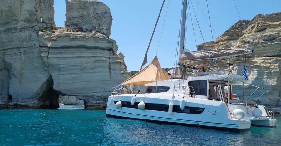 Milos: Full-Day Catamaran Cruise with Food and Open Bar - Key points at a glance