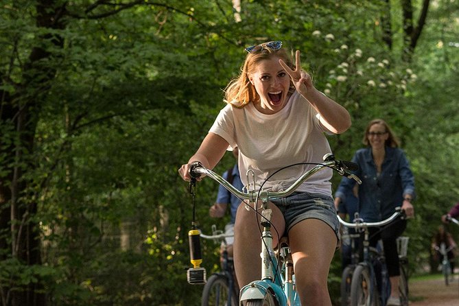 Mini Classic Bike Tour @ 4pm incl. Beer Garden & Surfers 2,5 hrs - What makes this Munich bike tour worth considering