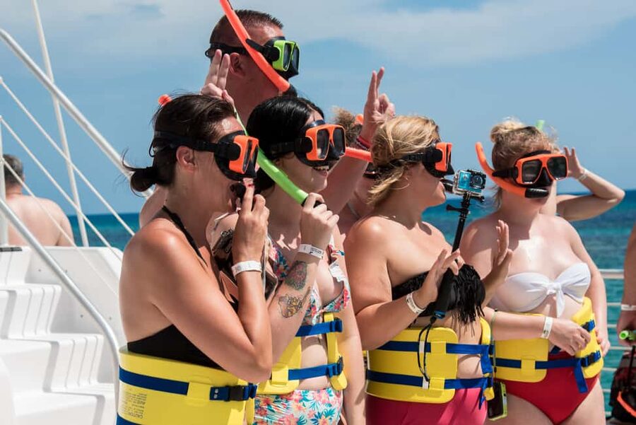 Montego Bay: Reggae Catamaran 18+ Cruise with Open Bar - The return trip turns up the volume