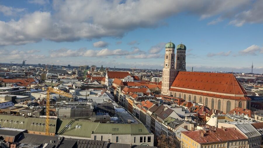 Munich: Bavarian Beer Walking Tour with Samples - Frauenkirche and Marienplatz add the city setting