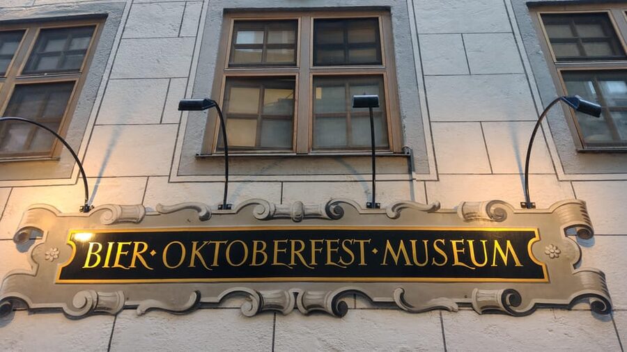 Munich: Bavarian Beer Walking Tour with Samples - What $56 really buys you