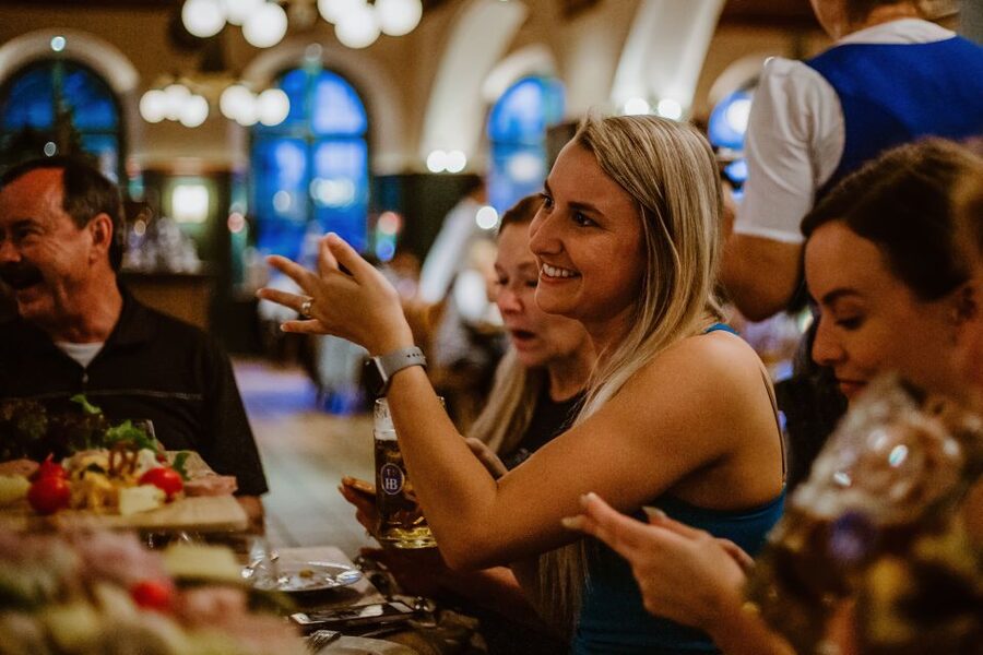 Munich: Beer and Food Tour with Dinner & Oktoberfest Museum - Sampling beer with Bavarian cheese and meats