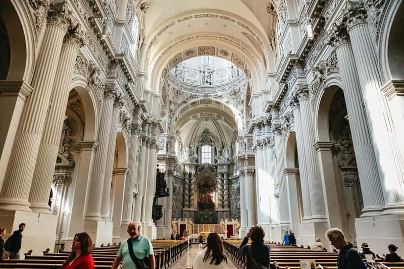 Munich: Guided City Tour by Bike with Beer Garden Stop - The guides bring the history to life