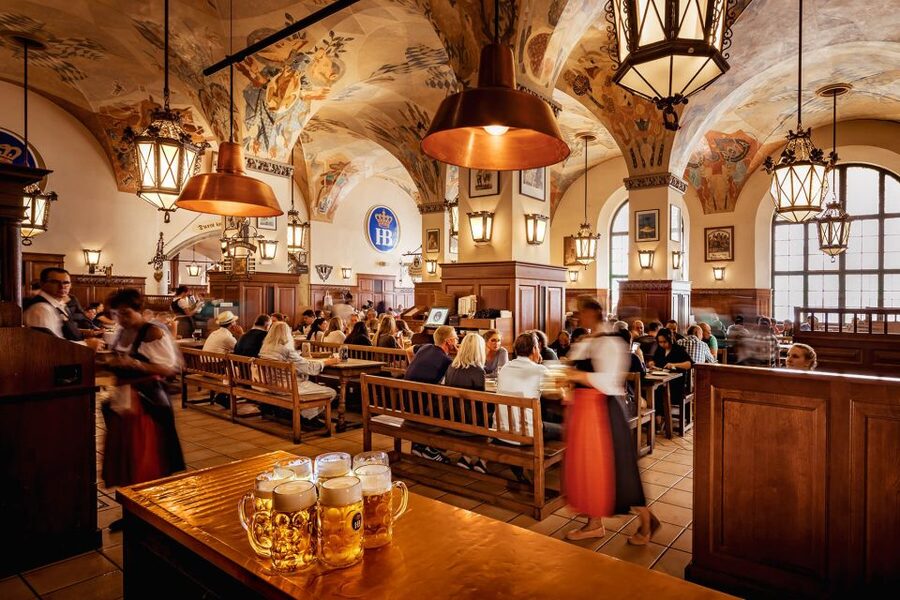 Munich: Hofbräuhaus Guided Tour with 1 Beer - The ballroom gallery and its Bavarian decoration