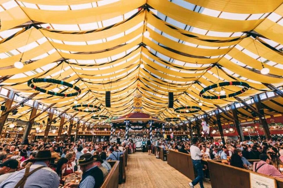 Munich: Oktoberfest Big Beer Tent Evening including table reservation - Should you book this Oktoberfest evening?