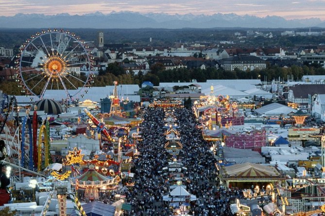 Munich Oktoberfest Tour With Hofbräu Beertent Tickets, Beer, Food - The 10 a.m. meeting at Radius Tours