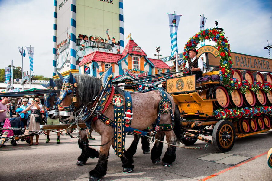 Munich: Oktoberfest Tour with Tent Reservation, Food & Beer - Practical details for a smoother day