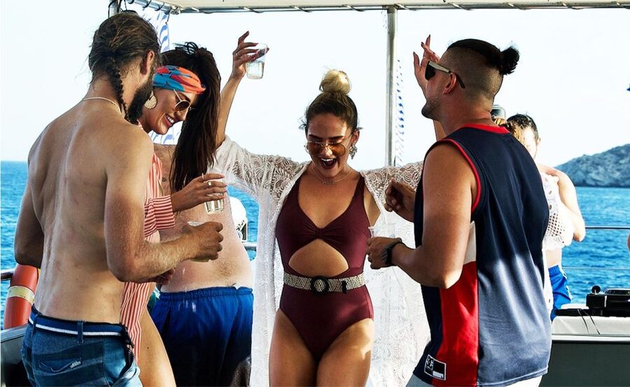 Mykonos: Sunset Boat Party with Open Bar & Live DJ - The opening bar rush