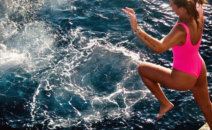 Mykonos: Sunset Boat Party with Open Bar & Live DJ - Who should book this evening?