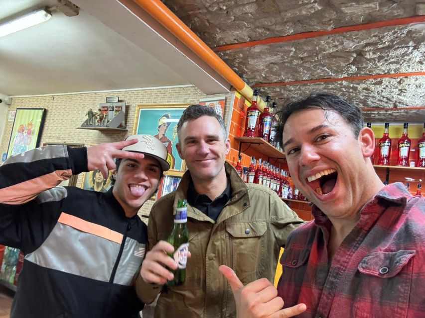 Naples: Guided Pub Crawl in the Old Town - Reaching the Spanish Quarters on foot