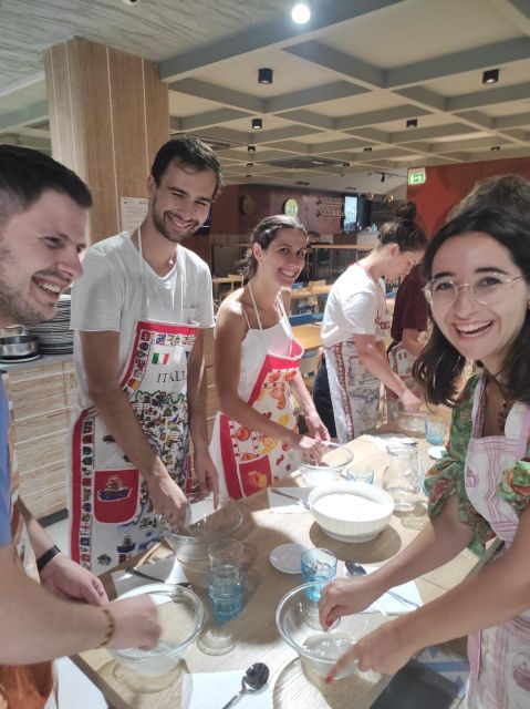 Naples: Small Group Pizza Making with Drink Included - A friendly class with useful local advice