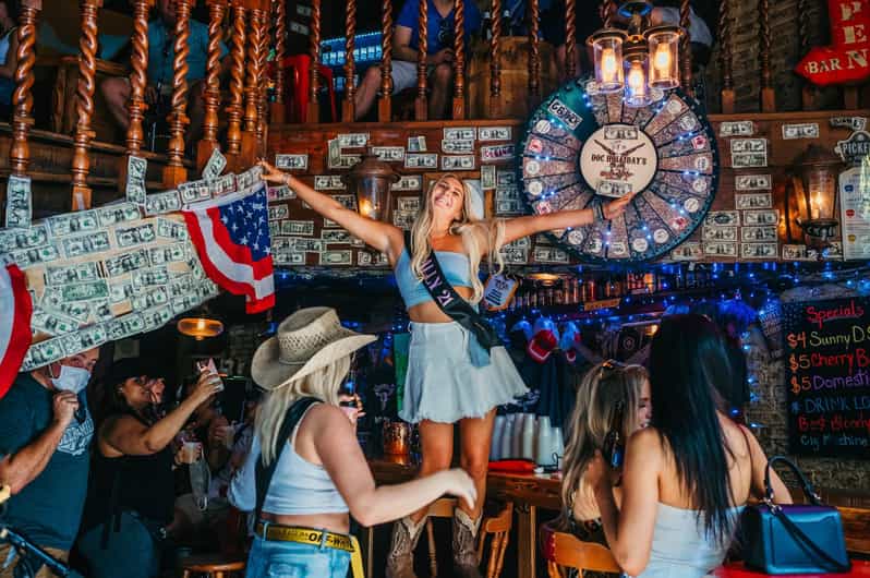 Nashville Bar Crawl: Guided Pub Crawl with Drinks Discounts - Key points at a glance