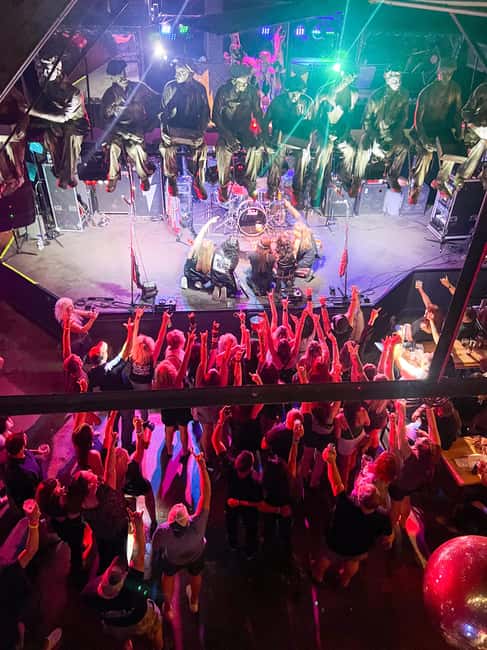 Nashville: Live Music Bar Crawl with Local Artists - Moving to Broadway and 2nd Avenue