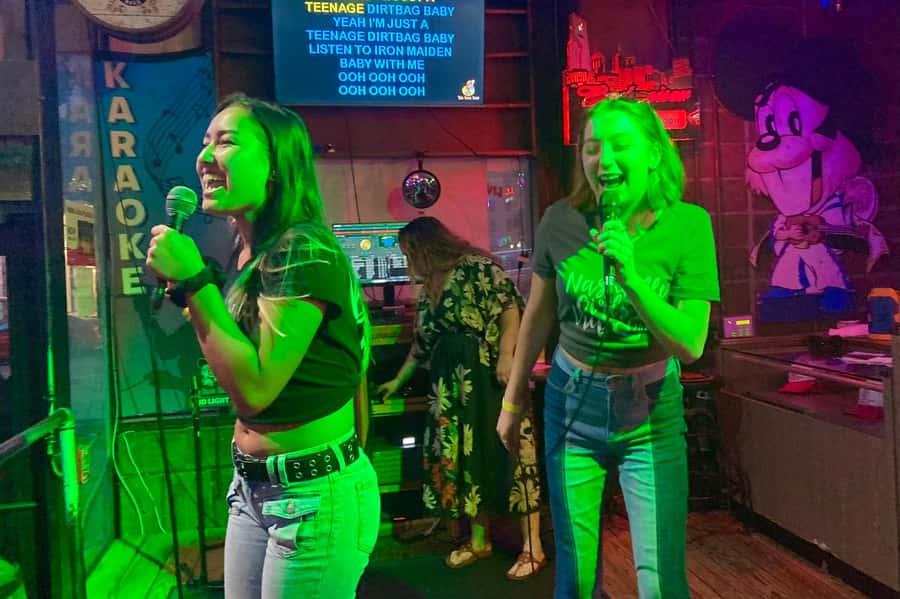 Nashville: Music City Pub Crawl - What the $28 Nashville pub crawl really delivers