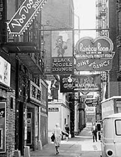 Nashville's Haunted Spirits Murder & True Crime Pub Crawl - Printers Alley gives the night a useful finish