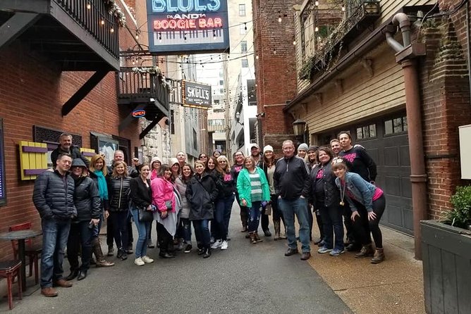 Nashville's Honky-Tonk Walking Sightseeing Pub Crawl - The guide makes or breaks the night