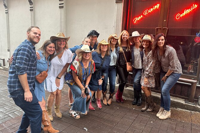 Nashville's Speakeasy Secrets: Murder True Crime Cocktail Crawl - The guides make or break the night