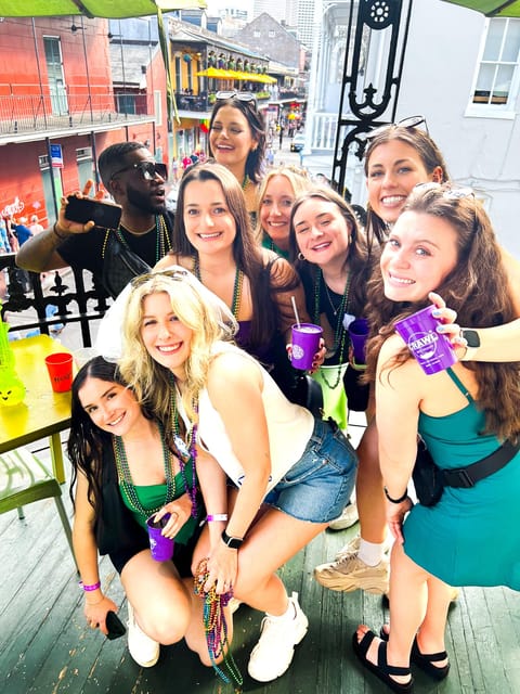 New Orleans: Guided Bourbon Street Bar Crawl with Shots - A short walk into the French Quarter