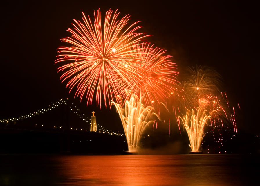 New Year’s Eve Luxury Boat – DJ, Buffet & Open Bar - Key Points Before You Book