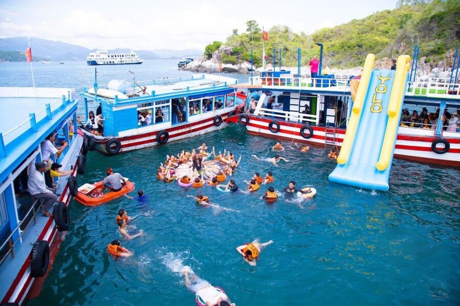 Nha Trang: Coral Reef Snorkeling and Floating Bar Party - Five things to know before you go