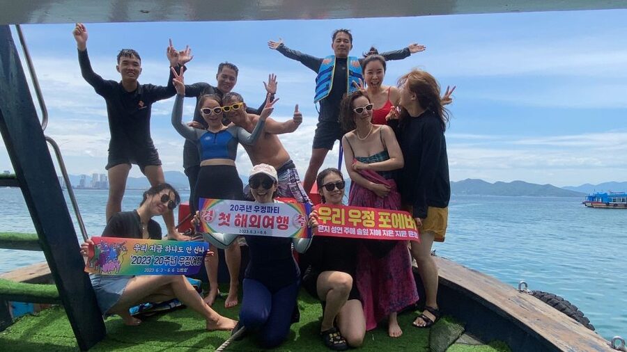 Nha Trang: Coral Reef Snorkeling and Floating Bar Party - What the crew gets right