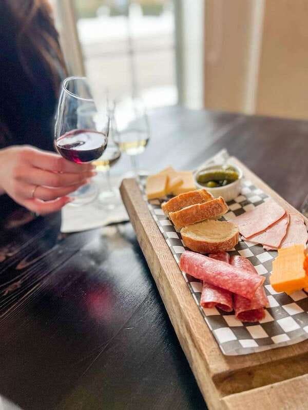 Niagara-on-the-Lake: Half-Day Wine, Beer & Charcuterie Tour - Pillitteri Estates Winery and the pleasure of a focused visit