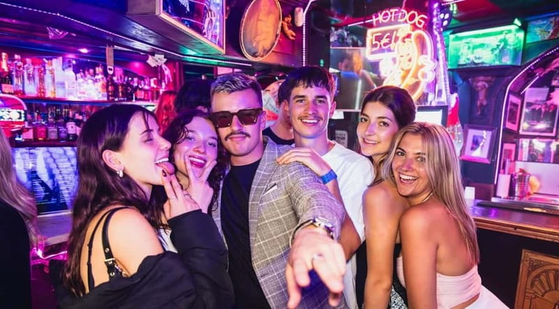 Nice: Bar/Pub Crawl with Free Shots and VIP Entry - What this Nice bar crawl is really like