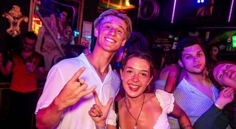 Nice: Bar/Pub Crawl with Free Shots and VIP Entry - The middle stops: where the group gains momentum
