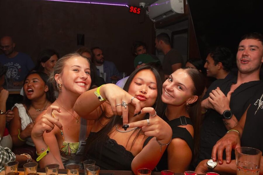 Nice: Orange Bar Crawl with 5 Free Shots & VIP Club Entry - Five things to know before you book
