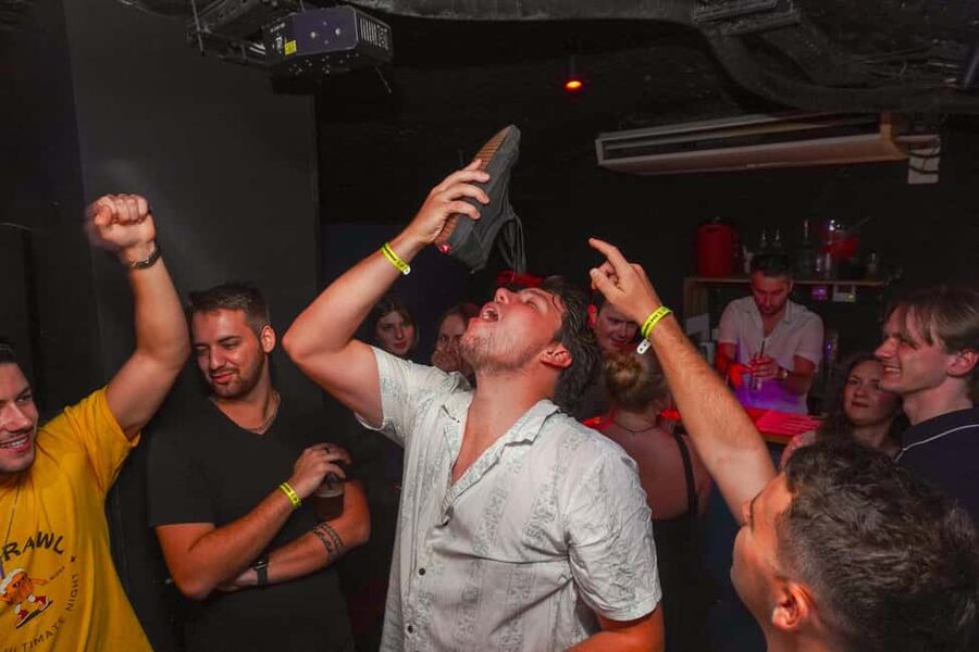 Nice: Orange Bar Crawl with 5 Free Shots & VIP Club Entry - Dress code, shoes, and what to carry