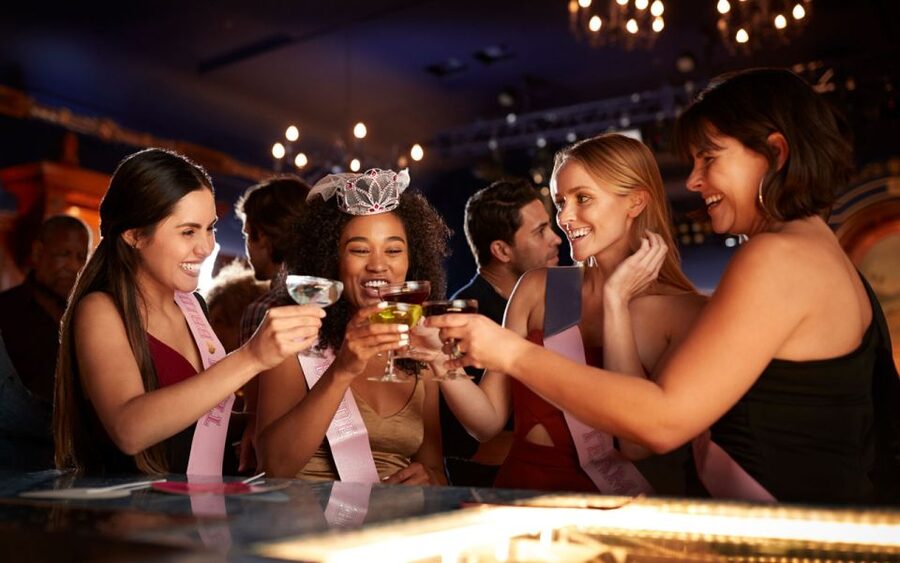 Nuremberg: Bar and Club Tour with Free Shots and Free Entry - The final club and VIP entry