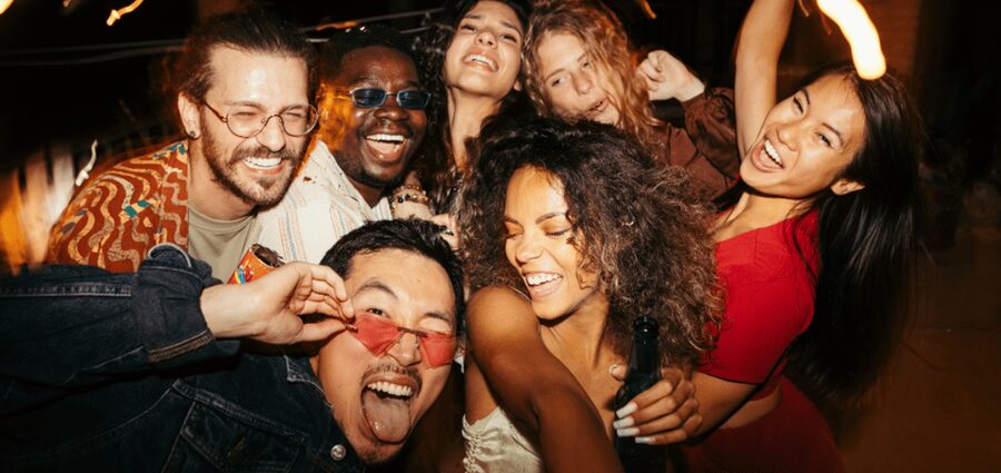 Nuremberg: Bar and Club Tour with Free Shots and Free Entry - Who will enjoy this most