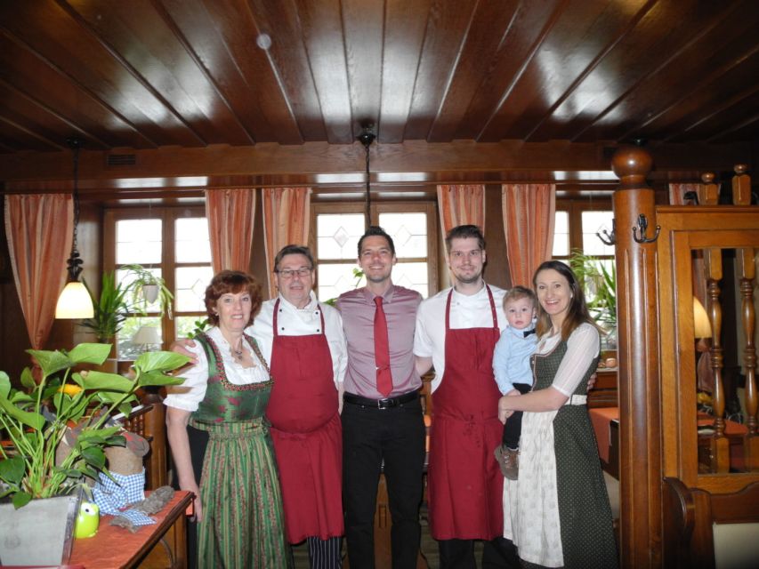 Nürnberg City Tour with Traditional Dinner & Beer - Nürnberg’s old town, cathedral, and castle