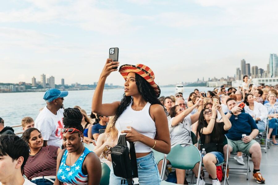 NYC: 4th of July Fireworks Party Cruise with Buffet & Drinks - My verdict: book it for the setting, not the buffet