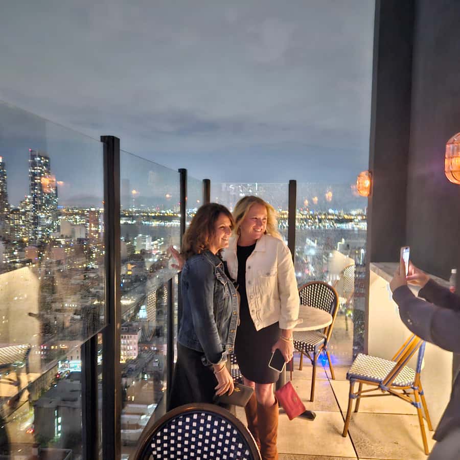 NYC: Bar, Lounge and Rooftop Nightlife Tour - Who will get the most from this nightlife tour?