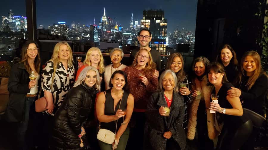 NYC: Bar, Lounge and Rooftop Nightlife Tour - Speakeasies and cocktail lounges with a story