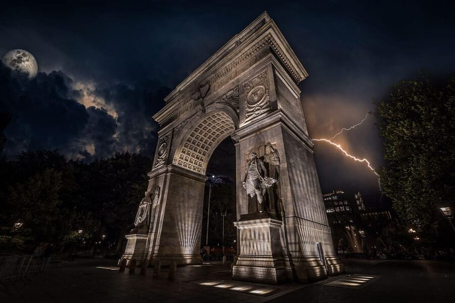 NYC: Boos & Booze Haunted Pub Crawl - Who will enjoy this pub crawl?