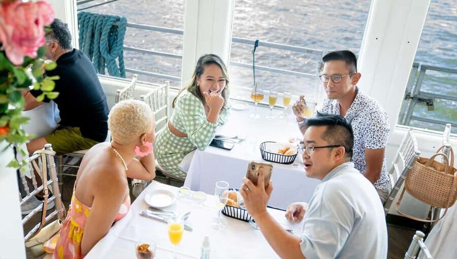 NYC: Bottomless Brunch Cruise - Standard table or window seat